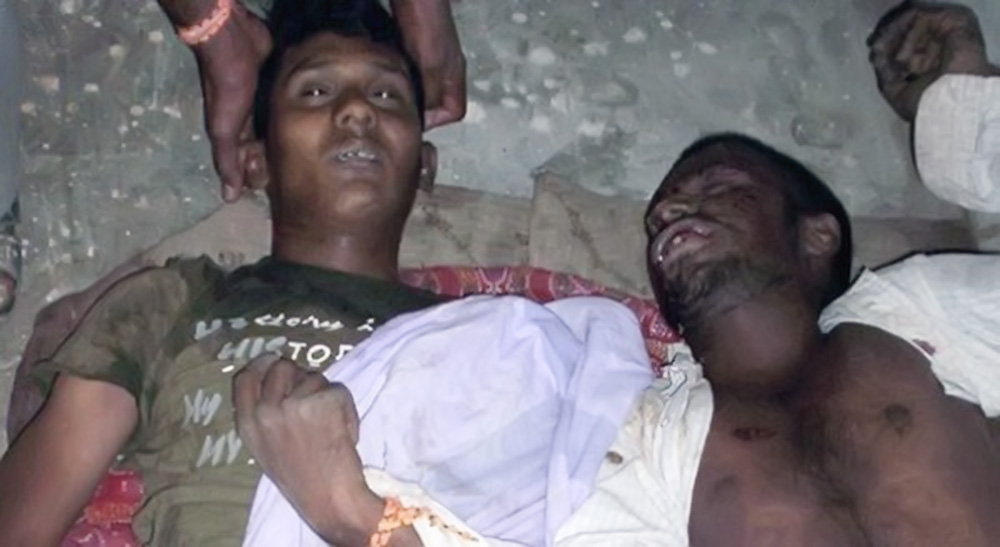 Chattisgarh 2009. godine u poljoprivrednoj pokrajini Chattisgarh, 1500 seljaka počinilo je masovno samoubojstvo. Hindu vjerovanja kažu da osoba koja počini samoubojstvo postaje dio duhovnog svijeta i lutaju zemljom do vremena kad bi umro prirodno. U zadnjih 15 godina više od 250000 farmera počinilo je samoubojstvo u Indiji.
